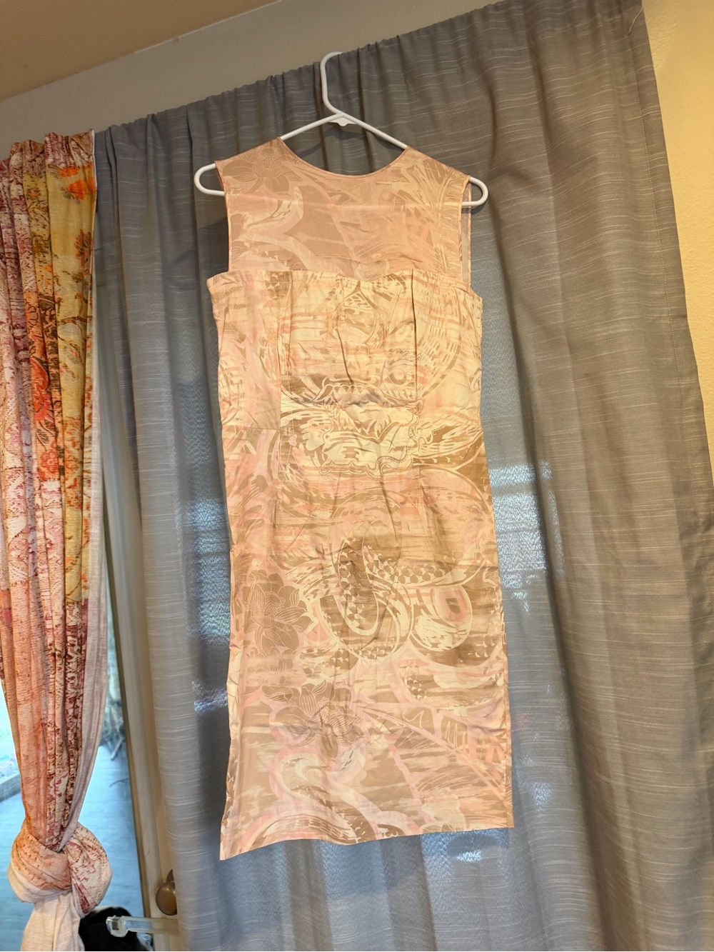 Vintage Emilio Pucci Pale Pink & Gold Patterned Sleeveless Sheath Dress